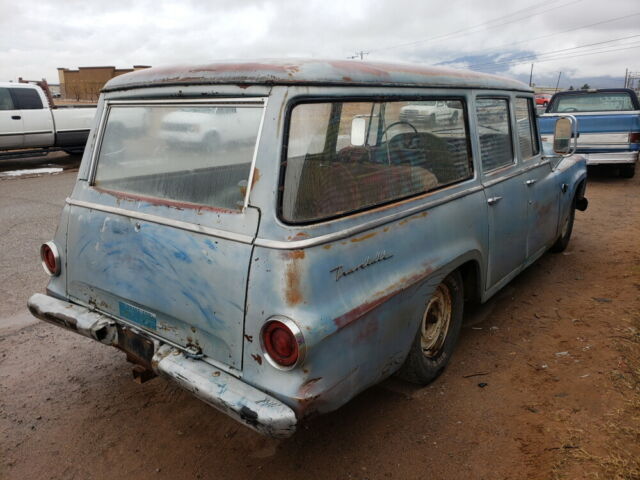 International Harvester D1000 1965 image number 3