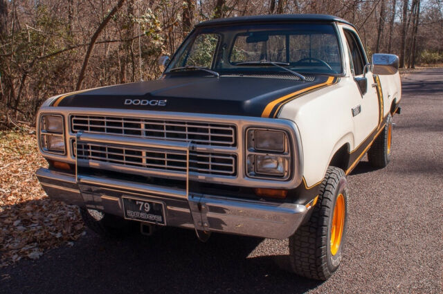 Dodge Macho Power Wagon 1979 image number 33