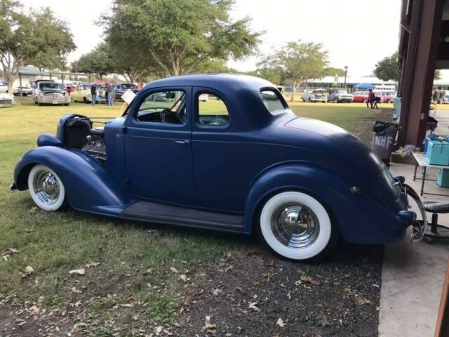 Plymouth Deluxe 1936 image number 1