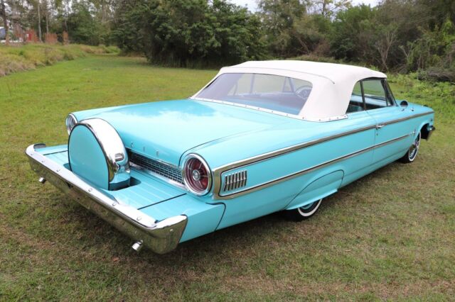 Ford Galaxie 1963 image number 4