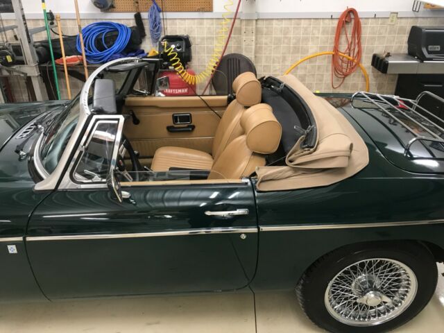 MG MGB 1974 image number 12