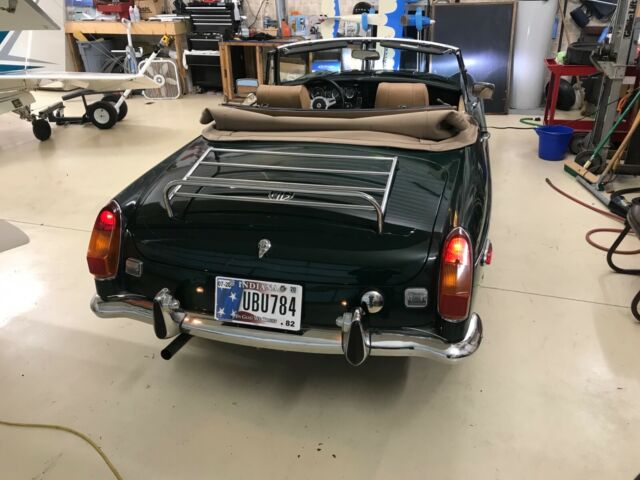 MG MGB 1974 image number 16