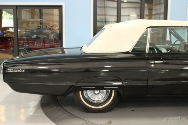 Ford Thunderbird 1965 image number 23