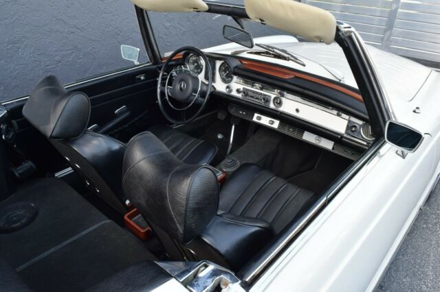 Mercedes-Benz SL-Class 1968 image number 16