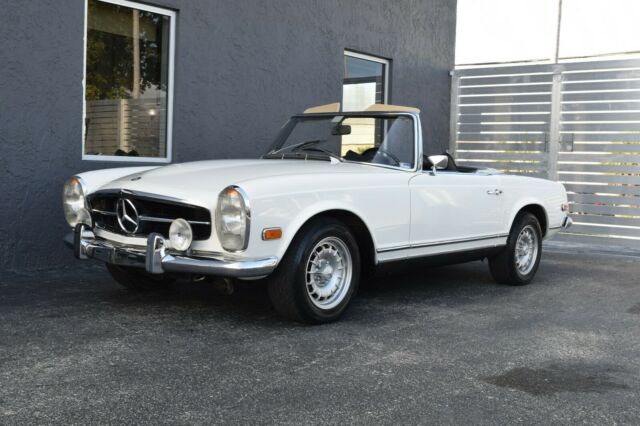 Mercedes-Benz SL-Class 1968 image number 31