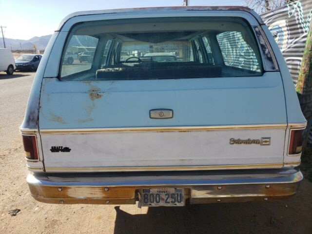 Chevrolet Suburban 1977 image number 16