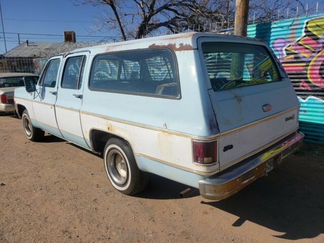 Chevrolet Suburban 1977 image number 17