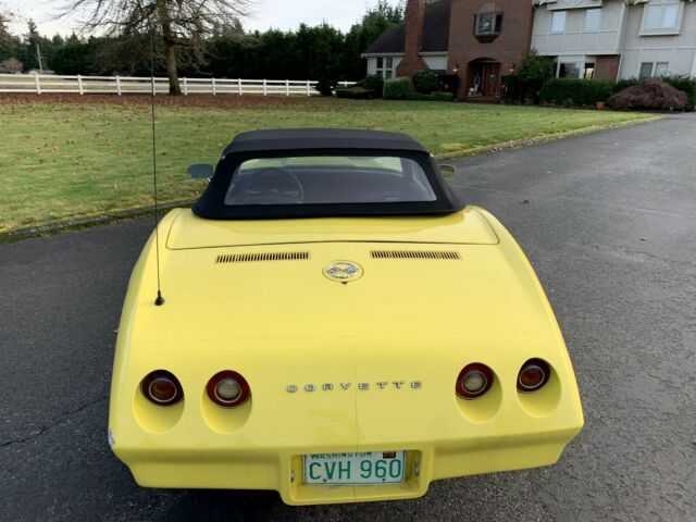 Chevrolet Corvette 1974 image number 2