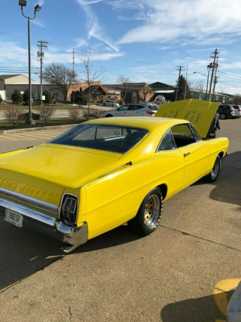 Ford Galaxie 1967 image number 5