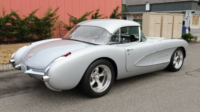 Chevrolet Corvette 1957 image number 7