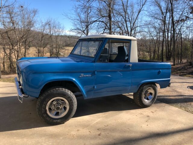 Ford Bronco 1966 image number 1