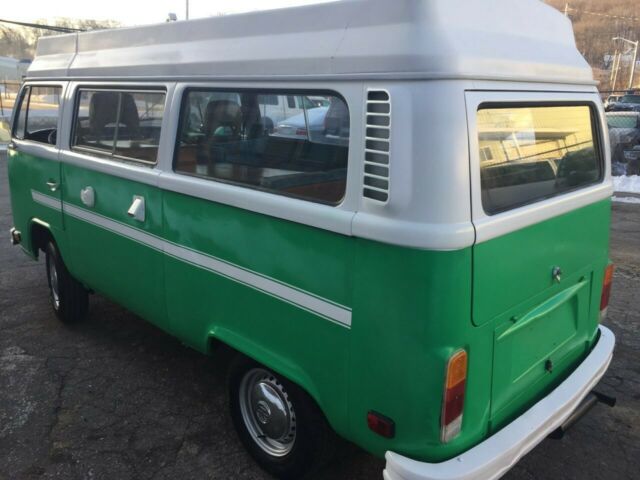 Volkswagen Bus/Vanagon 1978 image number 2