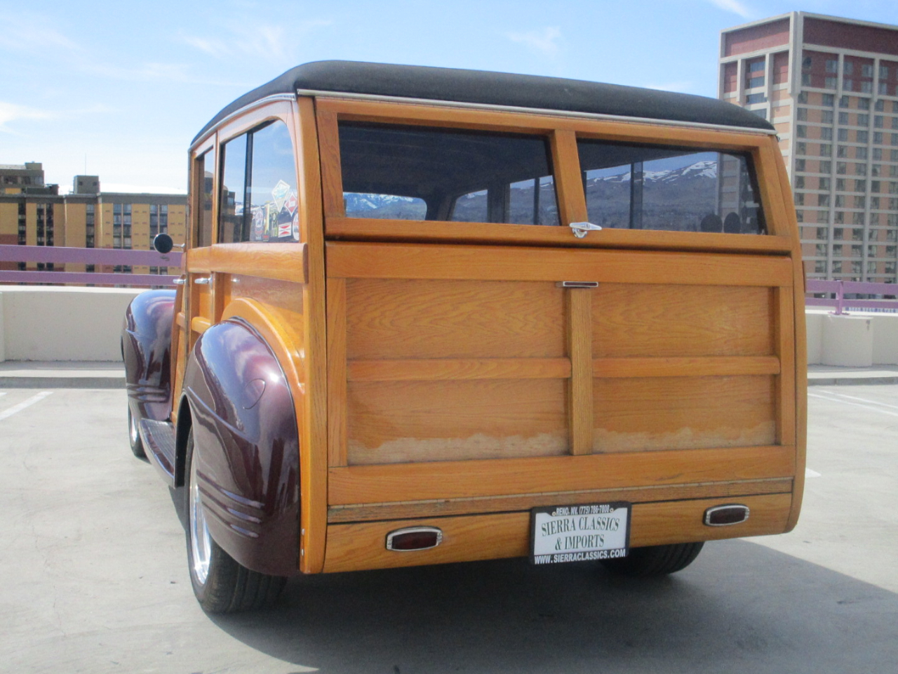 Plymouth Woody 1941 image number 2