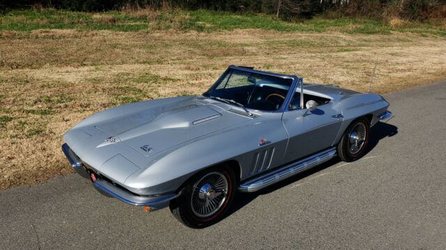 Chevrolet Corvette 1966 image number 12