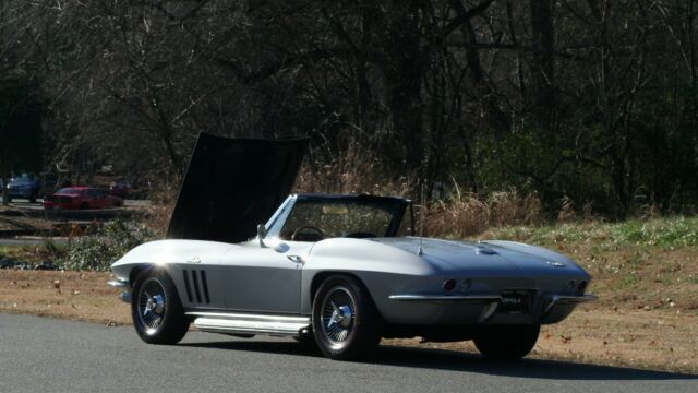 Chevrolet Corvette 1966 image number 28