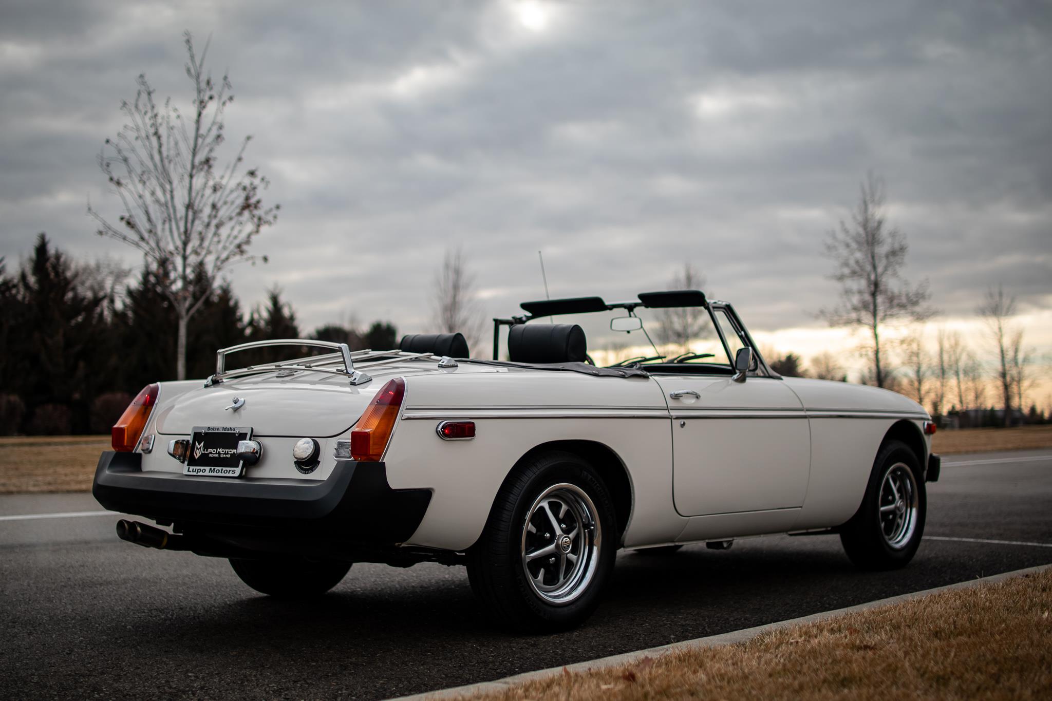 MG MGB 1979 image number 18