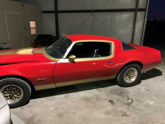 Pontiac Firebird 1978 image number 2