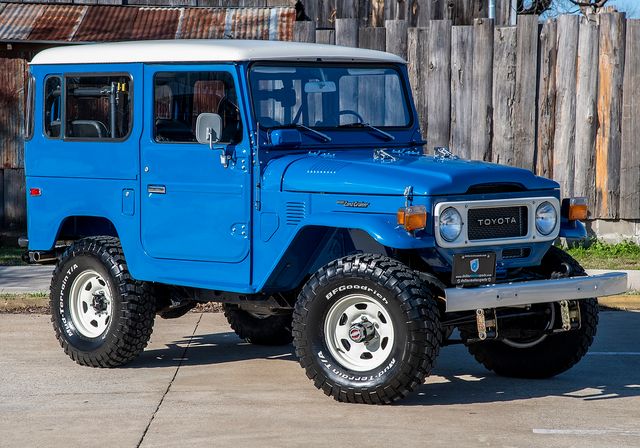 Toyota FJ Cruiser 1979 image number 25