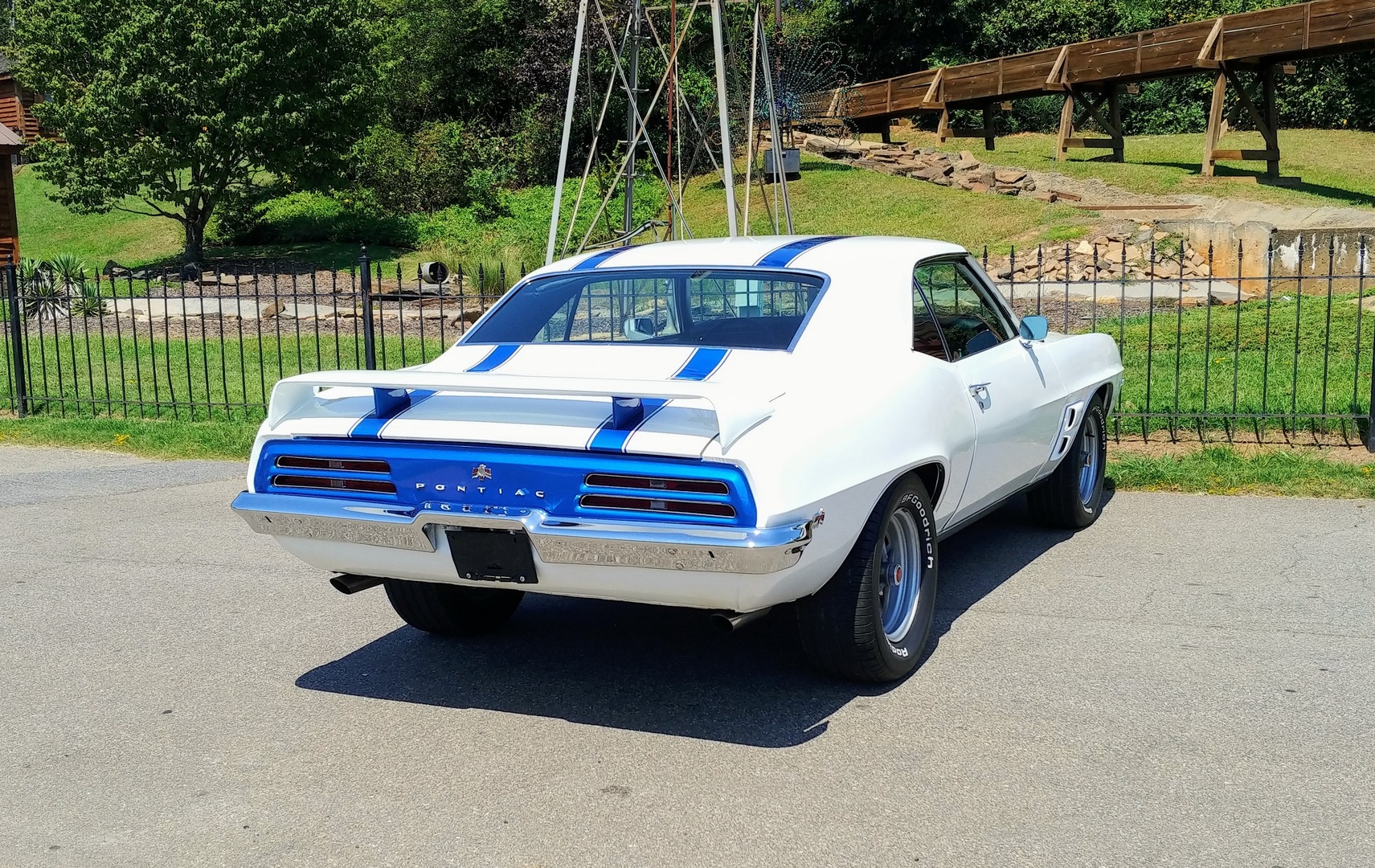 Pontiac Firebird 1969 image number 39