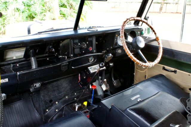 Land Rover 109 Series 3 1974 image number 17