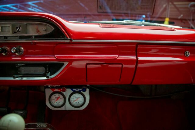 Ford Galaxie 1961 image number 15