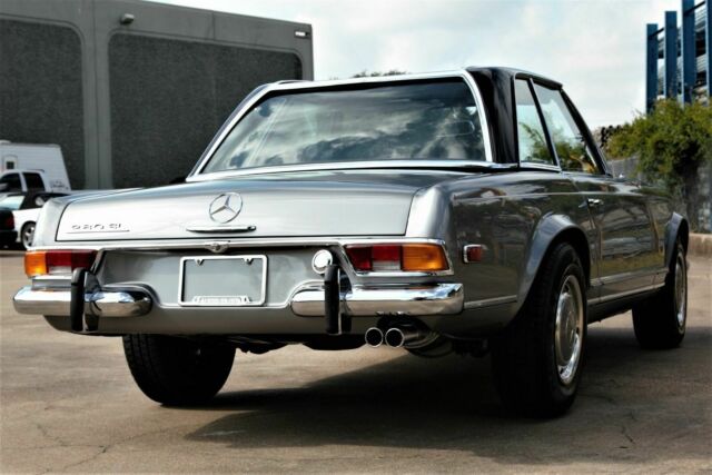 Mercedes-Benz SL-Class 1970 image number 6