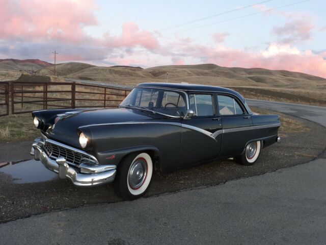 Ford Fairlane 1956 image number 2