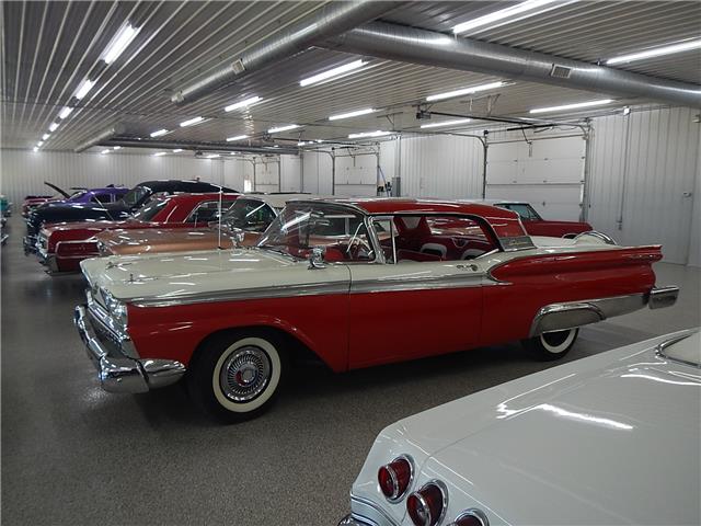 FORD FAIRLANE 500 SKYLINER 1959 image number 28