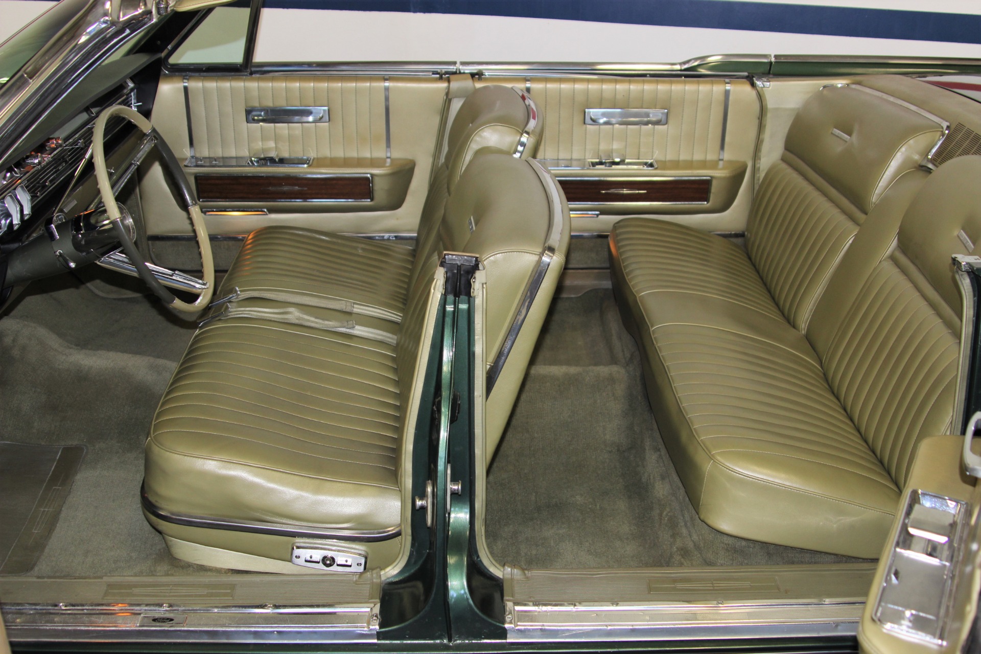 Lincoln Continental 1965 image number 19