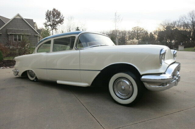 Oldsmobile Eighty-Eight 1956 image number 23