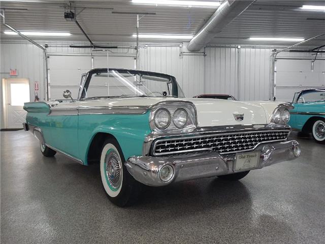 FORD FAIRLANE 500 SKYLINER 1959 image number 27