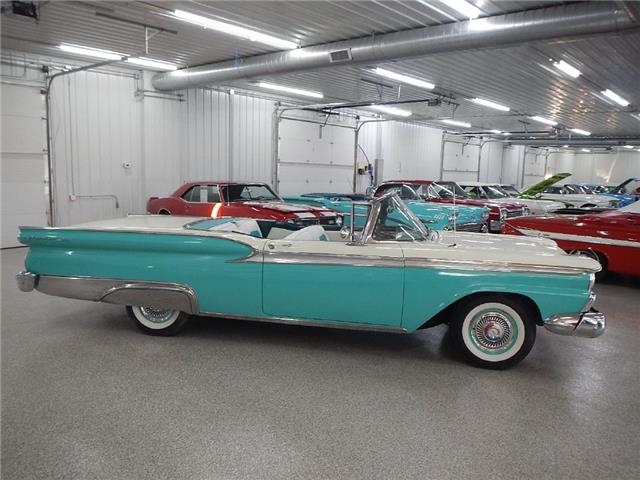 FORD FAIRLANE 500 SKYLINER 1959 image number 28