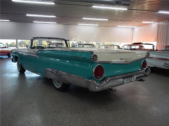 FORD FAIRLANE 500 SKYLINER 1959 image number 33