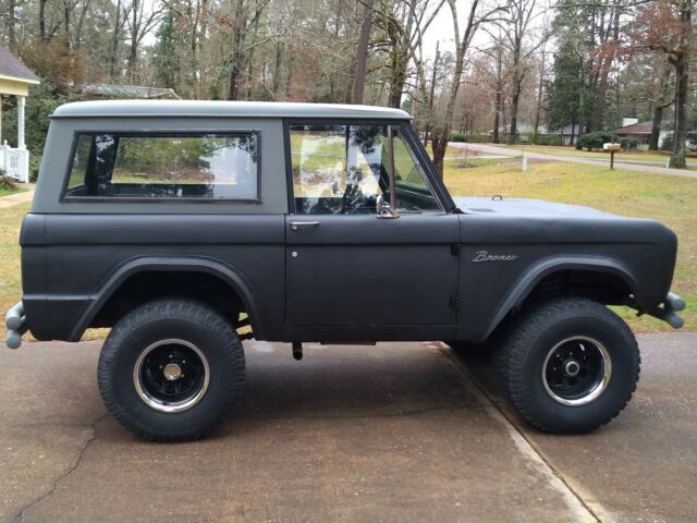 Ford Bronco 1969 image number 1