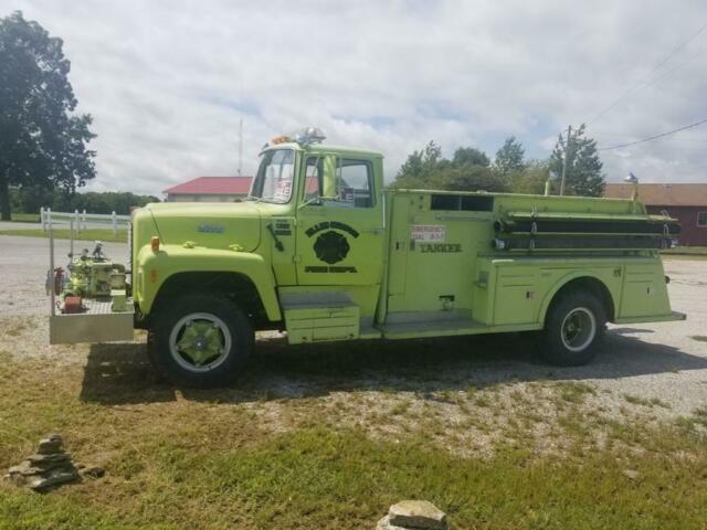 Ford L900 1972 image number 1