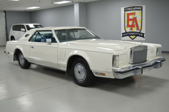 Lincoln Continental 1979 image number 24