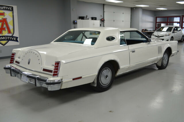 Lincoln Continental 1979 image number 27