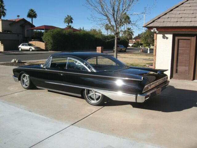 Ford Galaxie 1960 image number 2