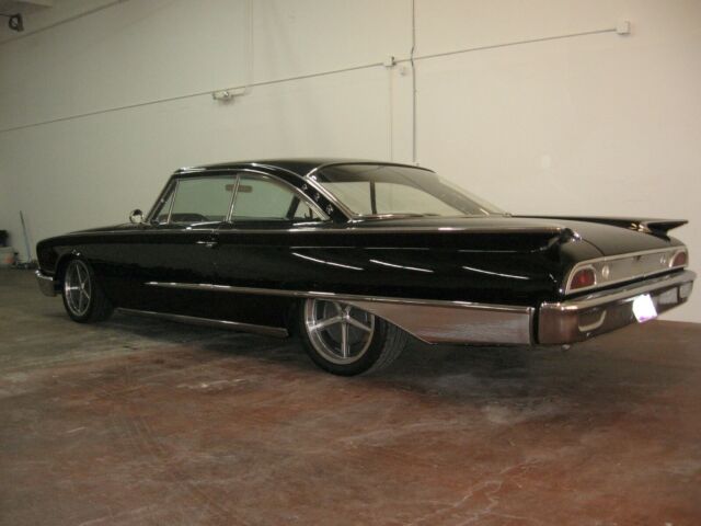 Ford Galaxie 1960 image number 26