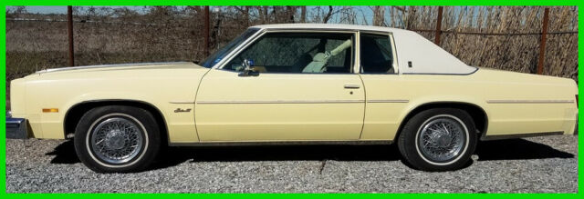 Oldsmobile Delta 88 Coupe 1977 image number 0