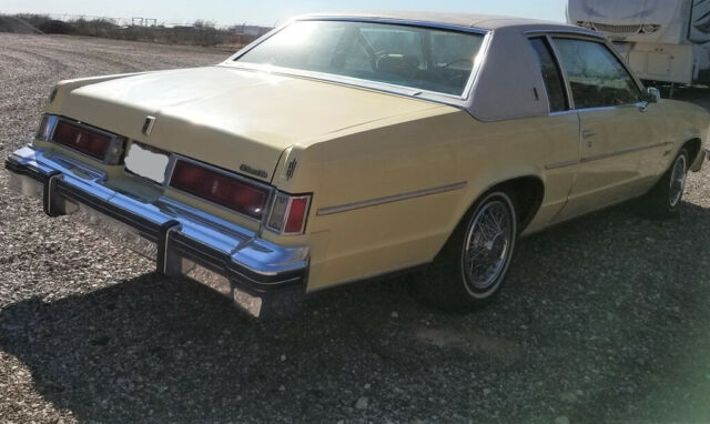 Oldsmobile Delta 88 Coupe 1977 image number 26