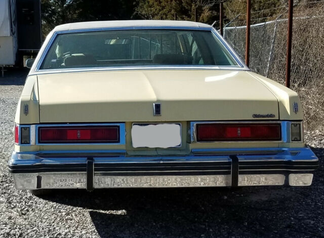 Oldsmobile Delta 88 Coupe 1977 image number 7