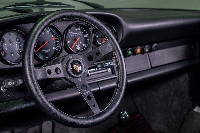 Porsche 911 1976 image number 8