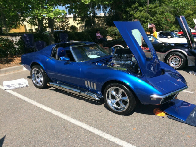 Chevrolet Corvette 1968 image number 0