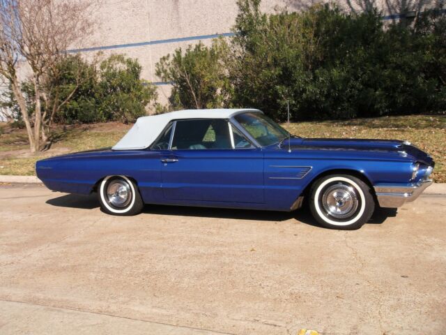 Ford Thunderbird 1965 image number 0