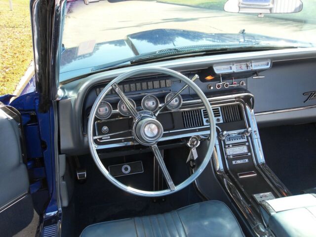 Ford Thunderbird 1965 image number 29