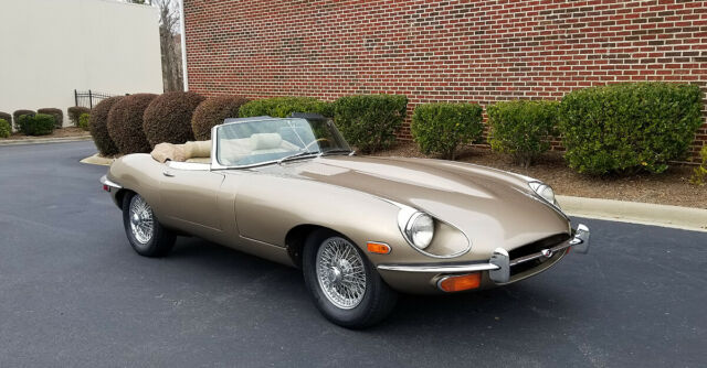 Jaguar E-Type 1969 image number 0