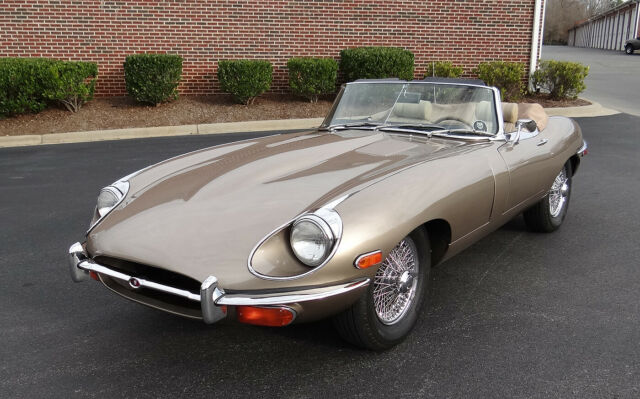 Jaguar E-Type 1969 image number 27