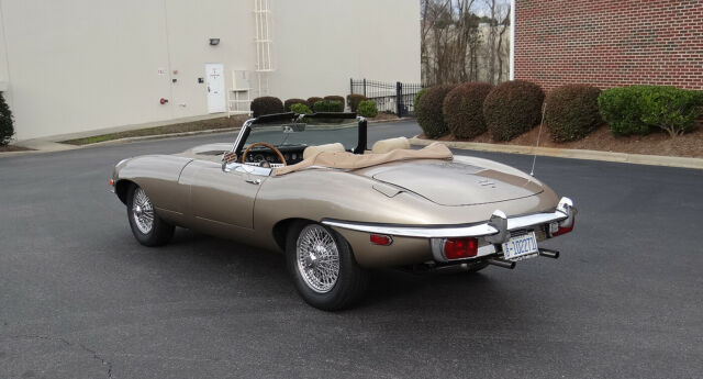 Jaguar E-Type 1969 image number 28