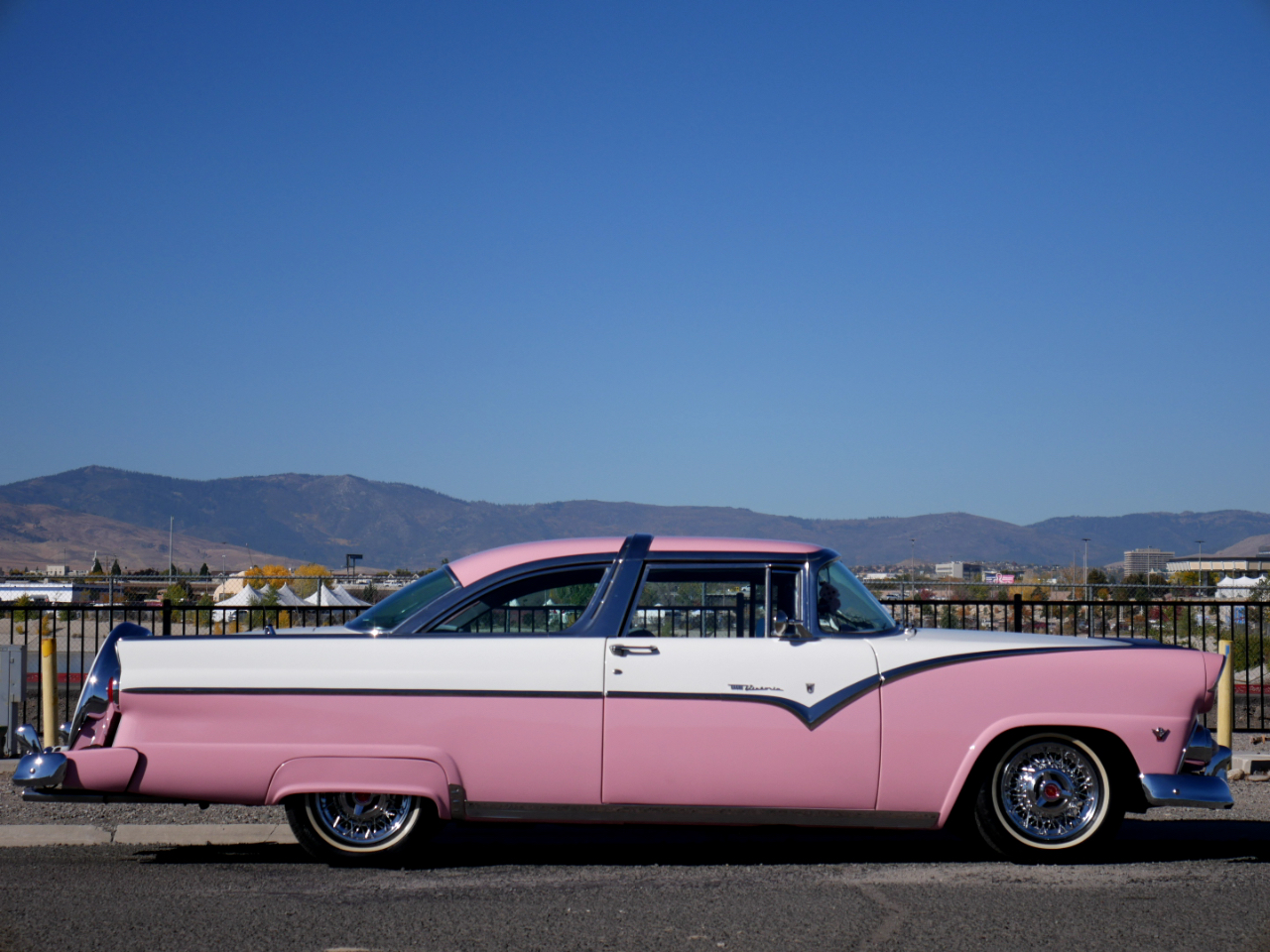 Ford Crown Victoria 1955 image number 19